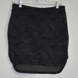 Lululemon City Skirt Black Camo Size 8 Athletic Tennis Activewear Streetwear